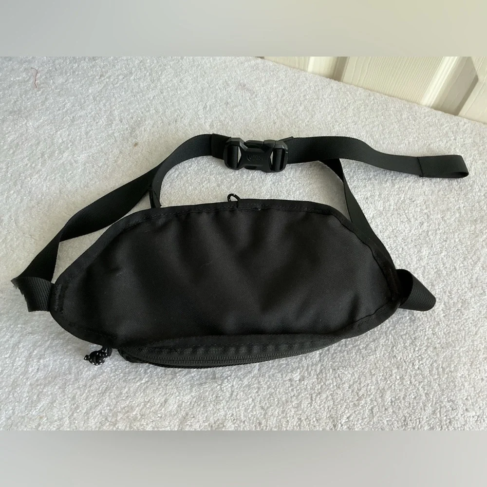 The North Face Black and Purple Belt Bag - Picture 4 of 12
